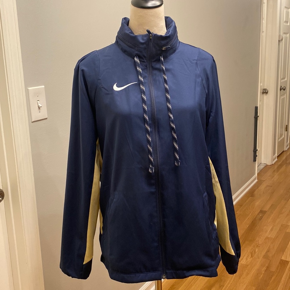 Nike Dry Fit size L track jacket like new
